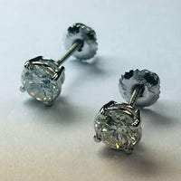 Afbeelding in Gallery-weergave laden, 1,60 karaat ronde diamanten oorknopjes

