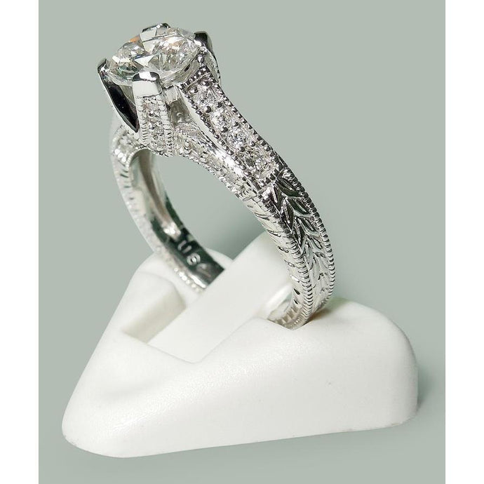 1.75 ct ronde diamanten witgouden solitaire ring met accenten