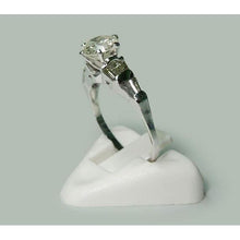 Afbeelding in Gallery-weergave laden, 1.77 karaat ronde &amp; baguette diamanten verlovingsring wit goud

