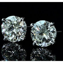 Afbeelding in Gallery-weergave laden, 2 karaats diamanten oorknopjes
