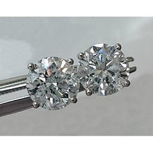 Afbeelding in Gallery-weergave laden, 2.2 ct diamanten ronde oorknop 14 kt witgoud - harrychadent.nl
