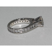 Afbeelding in Gallery-weergave laden, 2.75 karaat sprankelende diamanten solitaire ring met accenten - harrychadent.nl
