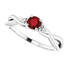 Afbeelding in Gallery-weergave laden, 3 Stone Diamond Ruby Ring 0,54 karaat Twist Claw Prong Set sieraden - harrychadent.nl
