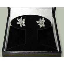 Afbeelding in Gallery-weergave laden, 3 karaat peervorm Ronde Diamanten cluster oorbellen goud - harrychadent.nl
