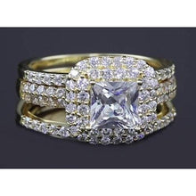 Afbeelding in Gallery-weergave laden, 3 karaat prinses geslepen diamanten Halo geel gouden ring - harrychadent.nl
