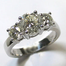 Afbeelding in Gallery-weergave laden, 3 stenen grote ronde diamanten ring fijne sieraden 5 karaat 14K witgoud - harrychadent.nl
