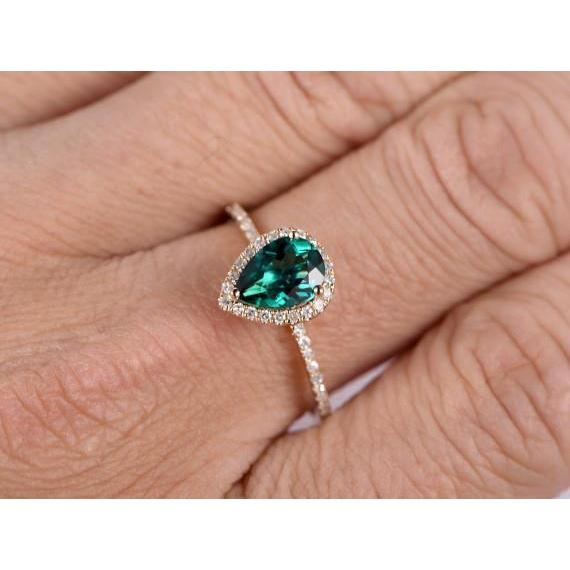 3.95 ct peervormige groene smaragd met diamanten verlovingsring - harrychadent.nl