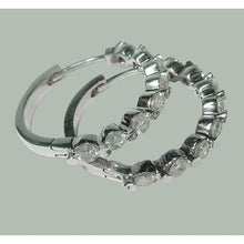Afbeelding in Gallery-weergave laden, 3 Karaat Echt Diamanten Huggy Hoop Earring Wit Goud Vrouwen Sieraden
