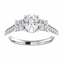 3 Karaat Ovale En Ronde Echt Diamanten Ring Met 3 Stenen En Accenten Wit Goud 14K