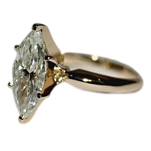 Afbeelding in Gallery-weergave laden, 4 Karaat Markiezin Diamanten Ring
