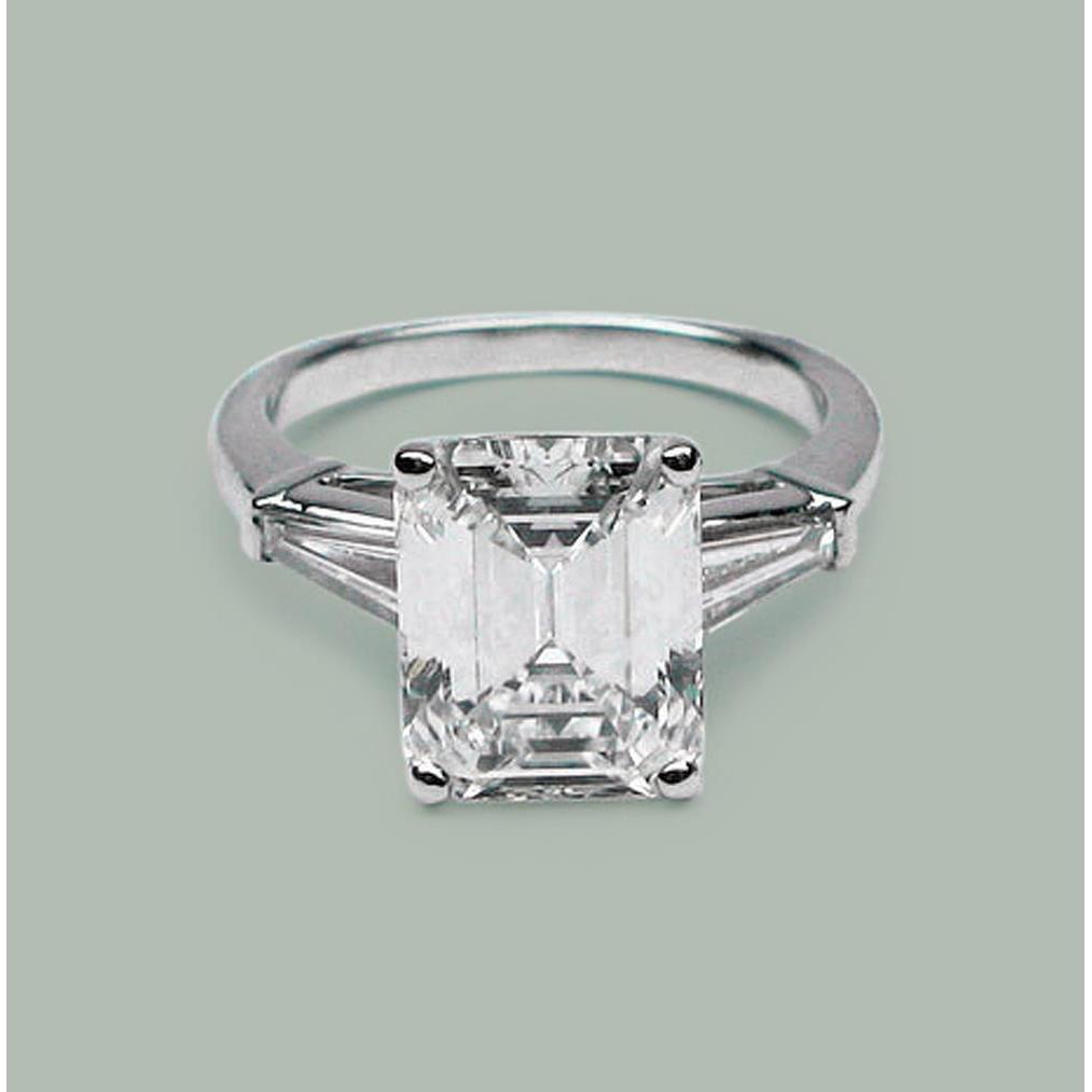 5,80 ct. Emerald & Baguettes Diamanten Ring met 3 Stenen Witgoud Nieuw - harrychadent.nl