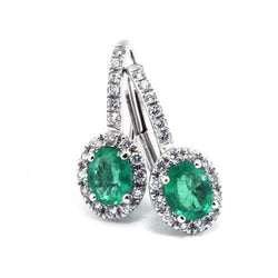7,36 karaat groene smaragd met diamanten bungel oorbellen wit goud 14K
