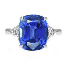 Afbeelding in Gallery-weergave laden, Blauwe saffier ring met drie stenen ovaal en biljoen diamanten 4,50 karaat - harrychadent.nl
