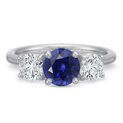 Dames drie stenen ring ronde Ceylon saffier 2,50 karaat diamanten