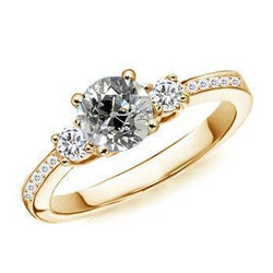 Dames gouden ring met 3 stenen ronde oude geslepen diamant met accenten 2,20 karaat