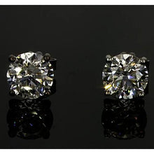 Afbeelding in Gallery-weergave laden, Diamanten oorbellen 1,50 karaat ronde Stud Prong Set wit goud 14K - harrychadent.nl
