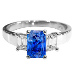 Emerald 3 stenen diamanten edelsteen ring 3 karaat lichtblauwe saffier