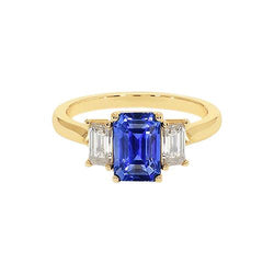 Geelgouden ring met 3 stenen en blauwe saffier en diamanten 9 karaat
