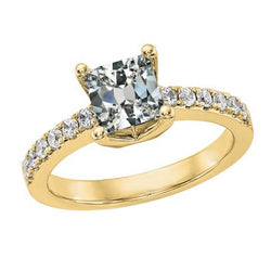 Gouden solitaire ring met accenten kussen oud geslepen diamant 4,50 karaat