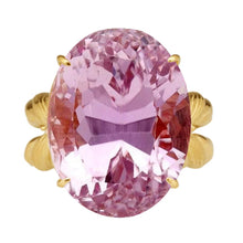 Afbeelding in Gallery-weergave laden, Grote ovale geslepen roze kunziet edelsteen ring 30 ct. Geel goud 14K - harrychadent.nl
