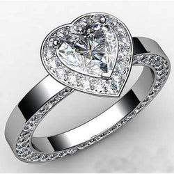 Hart- en rondgeslepen uit de aarde gewonnen diamanten trouwring met halo van 14K witgoud