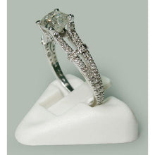 Afbeelding in Gallery-weergave laden, Kussen &amp; ronde diamanten verlovingsring 1,90 karaat gespleten schacht Nieuw - harrychadent.nl
