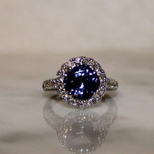 Afbeelding in Gallery-weergave laden, Mooie blauwe tanzaniet met diamanten ring 2,25 karaat witgoud 14K - harrychadent.nl
