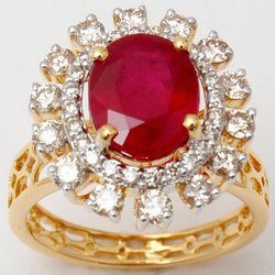 Mooie rode ovale robijn met diamanten ring 7 karaat geel goud
