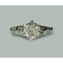 Afbeelding in Gallery-weergave laden, Natuurlijk 1.77 Karaat Ronde &amp; Baguette Diamanten Verlovingsring Wit Goud

