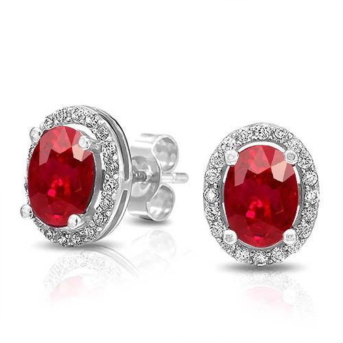 Ovale Robijn Met Ronde Diamanten Halo Oorknopjes 6.10 Karaat WG 14K - harrychadent.nl