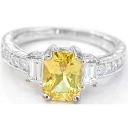 Ring met stralende gele saffier en ronde diamanten van 4,75 ct witgoud