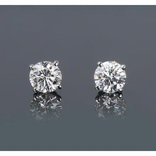Afbeelding in Gallery-weergave laden, Ronde diamanten oorknopjes 1,50 karaat Prong stijl wit goud 14K - harrychadent.nl
