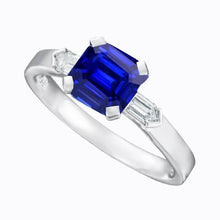 Afbeelding in Gallery-weergave laden, Smaragd 3 stenen diamanten saffier ring 1,75 karaat taps toelopende baguettes - harrychadent.nl
