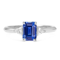 Triljoen diamanten drie stenen ring Emerald Ceylon Sapphire 2,50 karaat