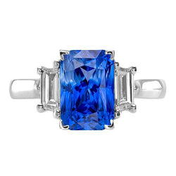 Verlovingsring met 3 stenen stralende saffier 3 karaat smaragd diamanten
