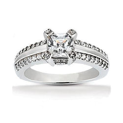 solitaire ring met prinses geslepen diamanten 2.20 ct. Met accenten